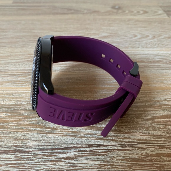 Steve Madden Purple Silicone Strap Embossed Logo Watch - Picture 7 of 11